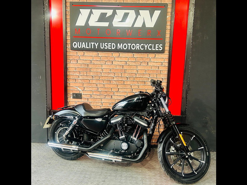 Harley-Davidson Sportster 883 XL883N Iron 883