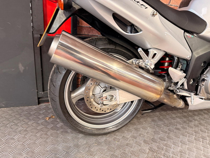 Honda CBR1100XX Super Blackbird 1100