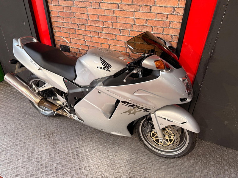 Honda CBR1100XX Super Blackbird 1100