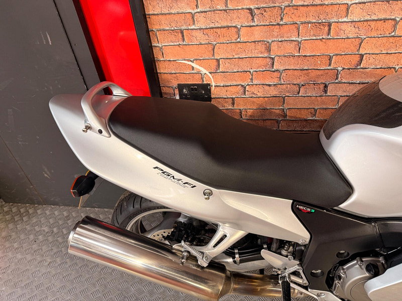 Honda CBR1100XX Super Blackbird 1100