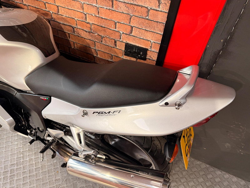 Honda CBR1100XX Super Blackbird 1100