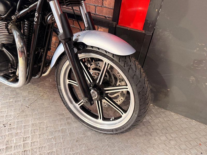 Triumph Bonneville 865 865