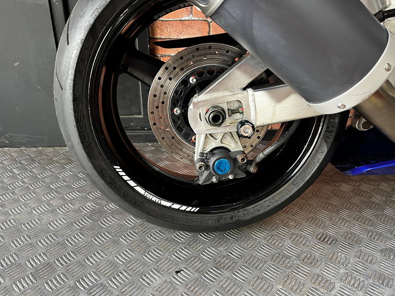 Yamaha R1 1000