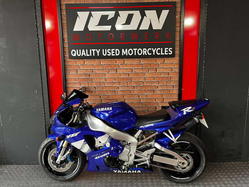 Yamaha R1 1000