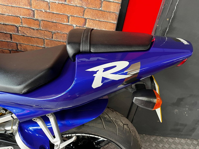 Yamaha R1 1000