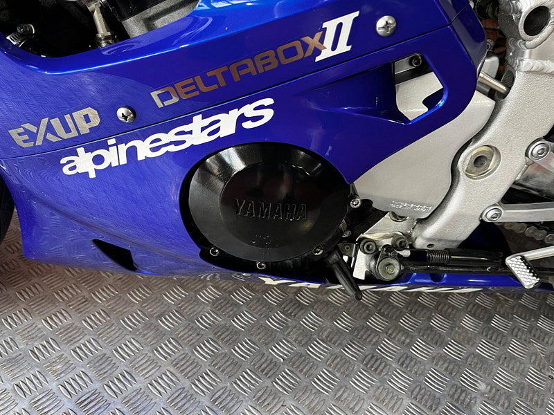 Yamaha R1 1000