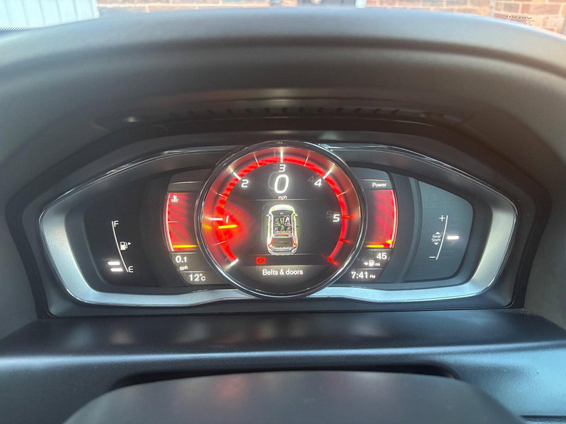 Volvo XC60 2.0 D4 R-Design Nav Euro 6 (s/s) 5dr