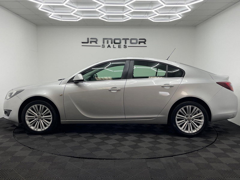 Vauxhall Insignia 1.8 16V Design Euro 5 5dr