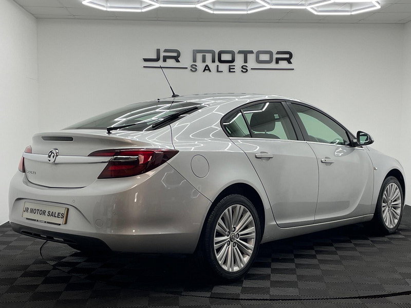 Vauxhall Insignia 1.8 16V Design Euro 5 5dr