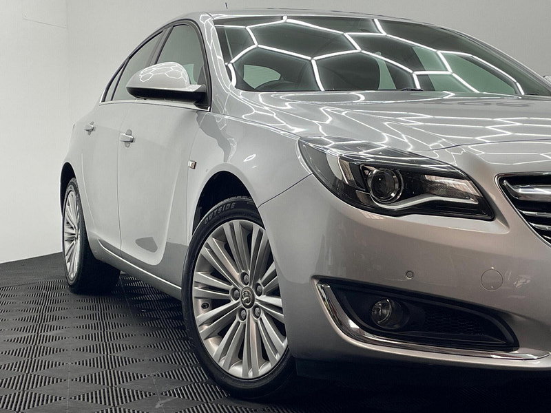 Vauxhall Insignia 1.8 16V Design Euro 5 5dr
