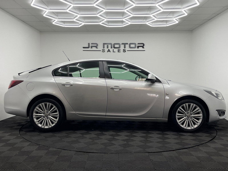 Vauxhall Insignia 1.8 16V Design Euro 5 5dr