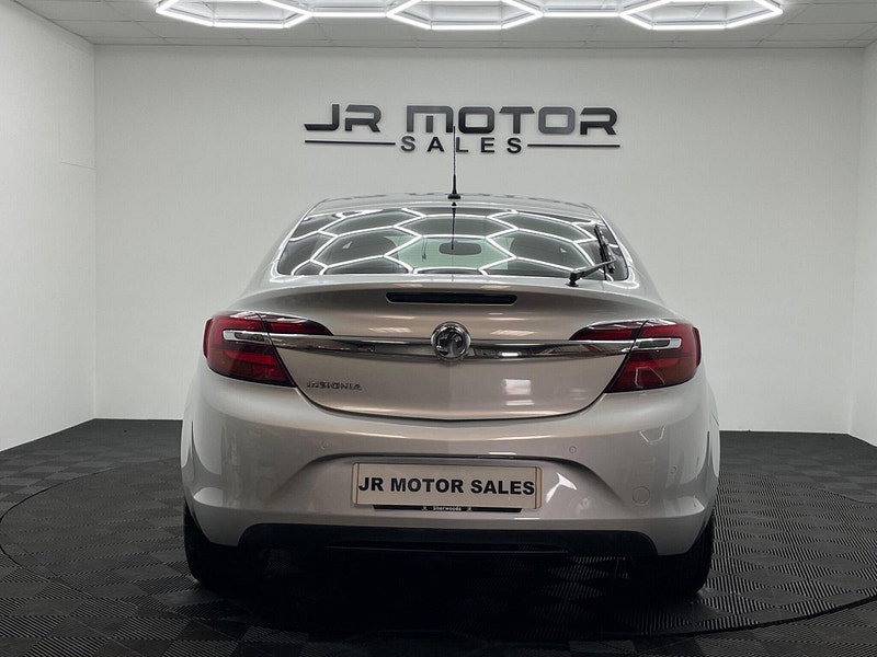 Vauxhall Insignia 1.8 16V Design Euro 5 5dr