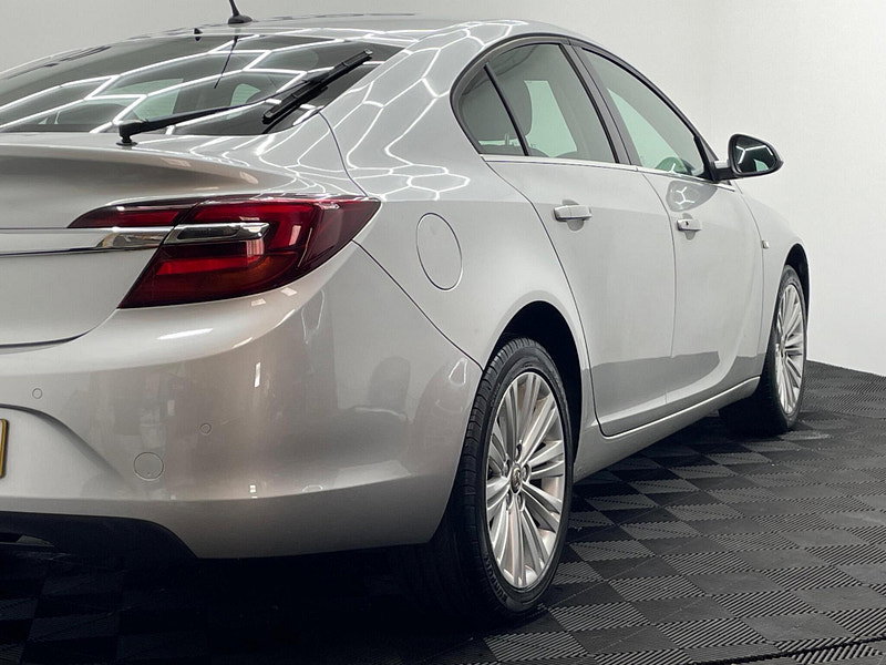 Vauxhall Insignia 1.8 16V Design Euro 5 5dr