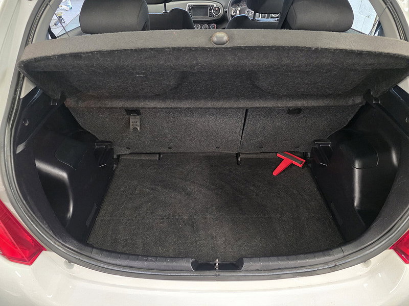 Toyota Yaris 1.33 Dual VVT-i TR Hatchback 5dr Petrol Manual Euro 5 (101 ps)