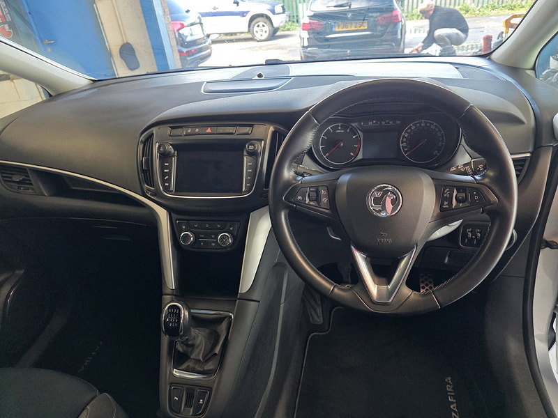 Vauxhall Zafira Tourer 1.4i Turbo SRi Nav MPV 5dr Petrol Manual Euro 6 (140 ps)