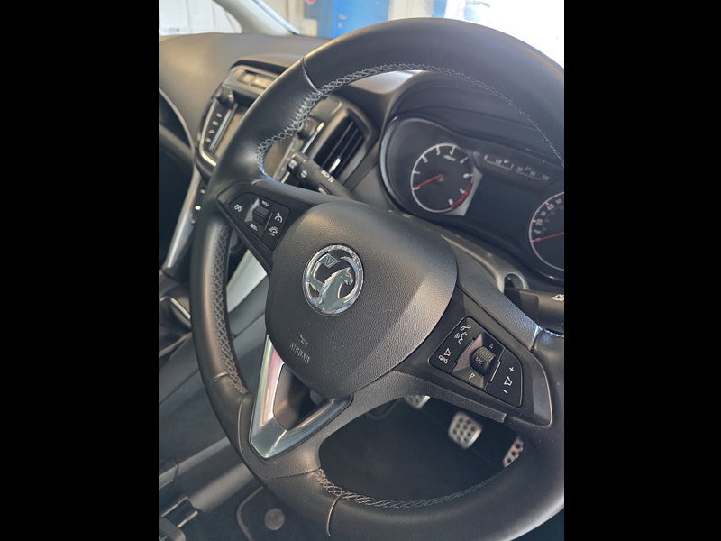 Vauxhall Zafira Tourer 1.4i Turbo SRi Nav MPV 5dr Petrol Manual Euro 6 (140 ps)