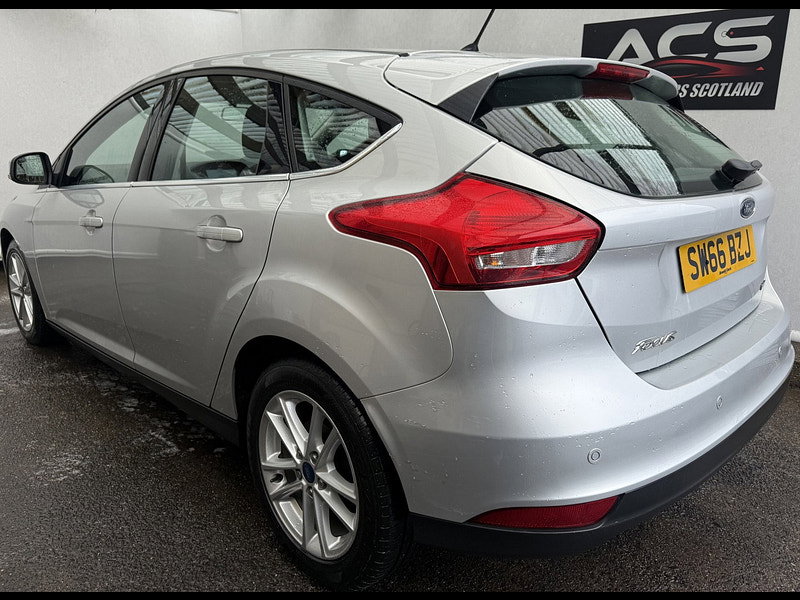 Ford Focus 1.0T EcoBoost Zetec Hatchback 5dr Petrol Auto Euro 6 (s/s) (125 ps)