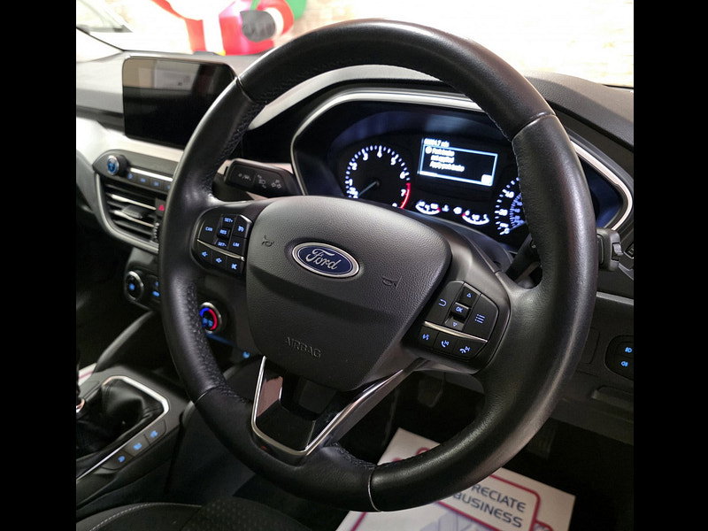 Ford Focus 1.0T EcoBoost Zetec Hatchback 5dr Petrol Manual Euro 6 (s/s) (100 ps)