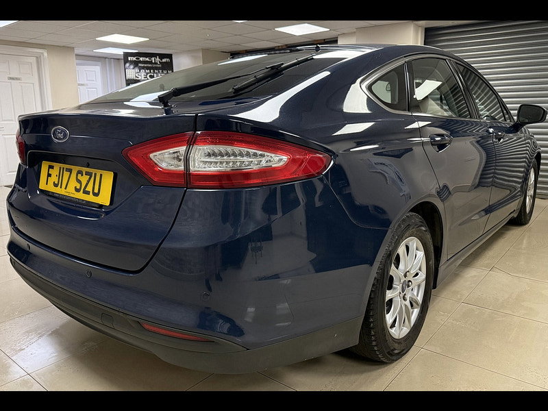 Ford Mondeo 1.5 TDCi ECOnetic Zetec Hatchback 5dr Diesel Manual Euro 6 (s/s) (120 ps)