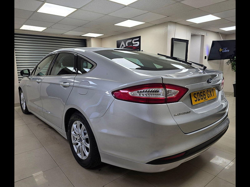 Ford Mondeo 1.5 TDCi ECOnetic Zetec Hatchback 5dr Diesel Manual Euro 6 (s/s) (120 ps)