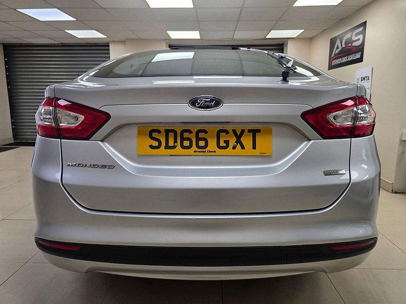 Ford Mondeo 1.5 TDCi ECOnetic Zetec Hatchback 5dr Diesel Manual Euro 6 (s/s) (120 ps)