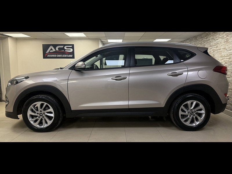 Hyundai Tucson 2.0 CRDi SE Nav SUV 5dr Diesel Manual 4WD Euro 6 (136 ps)