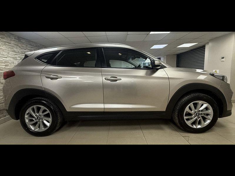 Hyundai Tucson 2.0 CRDi SE Nav SUV 5dr Diesel Manual 4WD Euro 6 (136 ps)