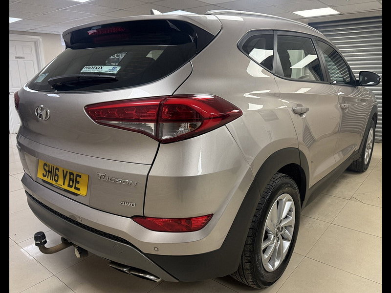 Hyundai Tucson 2.0 CRDi SE Nav SUV 5dr Diesel Manual 4WD Euro 6 (136 ps)