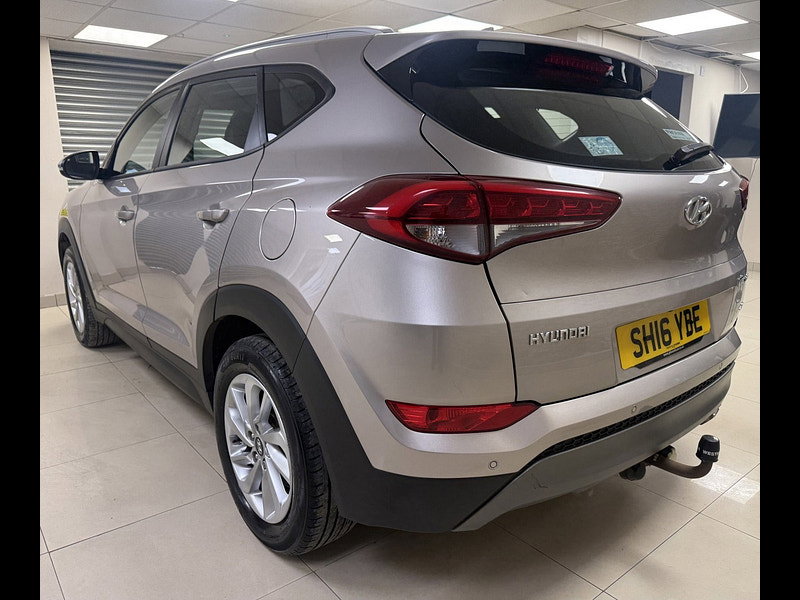 Hyundai Tucson 2.0 CRDi SE Nav SUV 5dr Diesel Manual 4WD Euro 6 (136 ps)