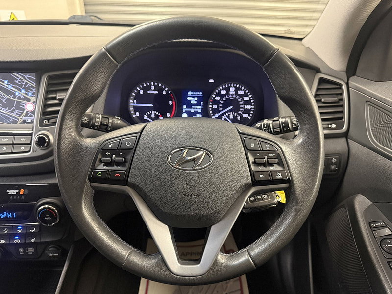 Hyundai Tucson 2.0 CRDi SE Nav SUV 5dr Diesel Manual 4WD Euro 6 (136 ps)