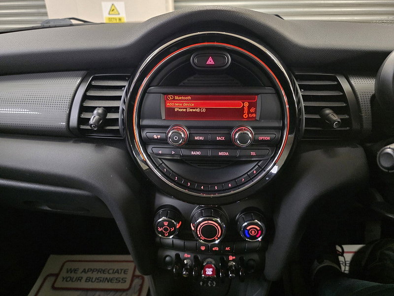 MINI Hatch 1.5 Cooper Hatchback 3dr Petrol Auto Euro 6 (s/s) (136 ps)