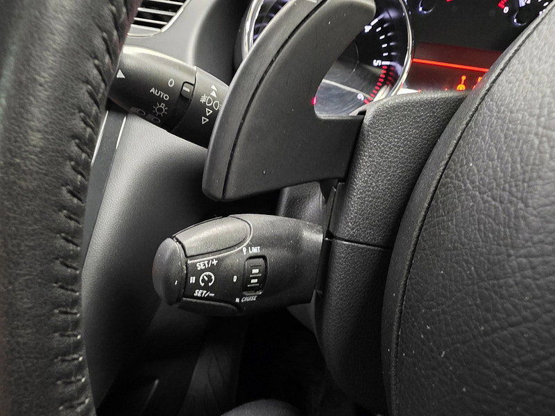 Peugeot 3008 1.6 e-HDi Allure SUV 5dr Diesel EGC Euro 5 (s/s) (115 ps)