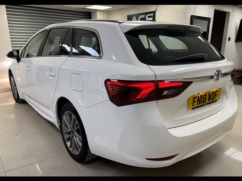 Toyota Avensis 2.0 D-4D Business Edition Touring Sports 5dr Diesel Manual Euro 6 (s/s) (143 ps)
