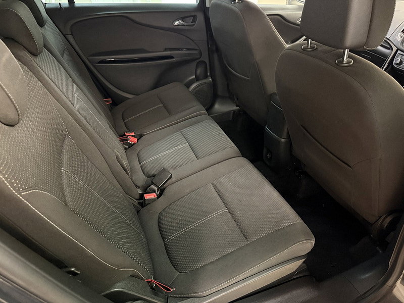 Vauxhall Zafira Tourer 2.0 CDTi SRi MPV 5dr Diesel Manual Euro 5 (130 ps)