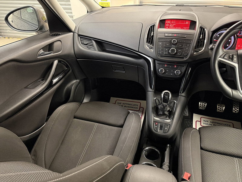 Vauxhall Zafira Tourer 2.0 CDTi SRi MPV 5dr Diesel Manual Euro 5 (130 ps)