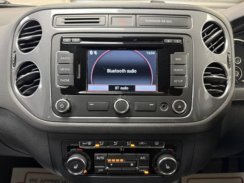 Volkswagen Tiguan 2.0 TDI BlueMotion Tech Match SUV 5dr Diesel DSG 4WD Euro 5 (s/s) (140 ps)