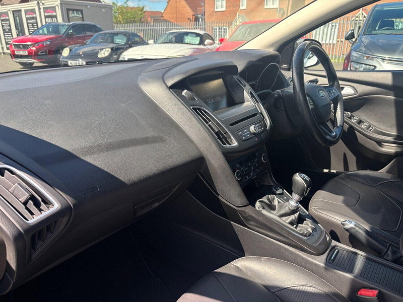Ford Focus TITANIUM X