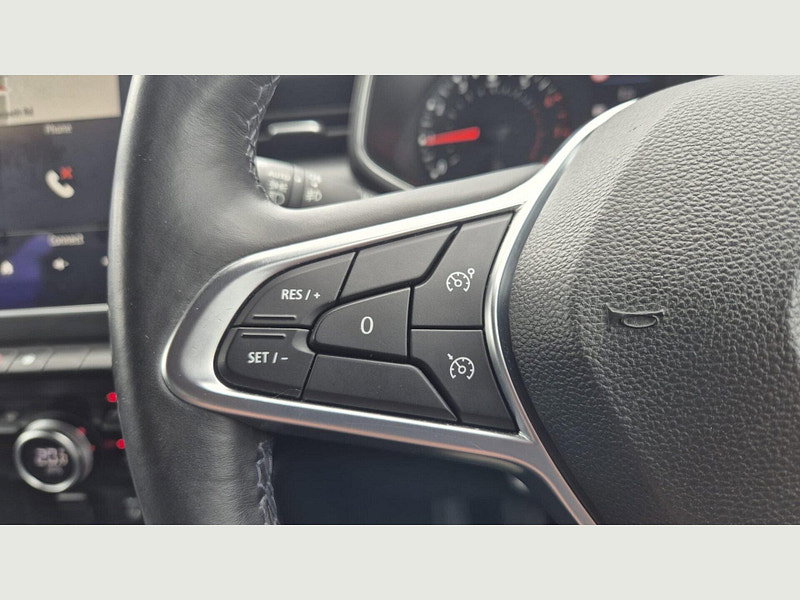 Renault Clio ICONIC TCE