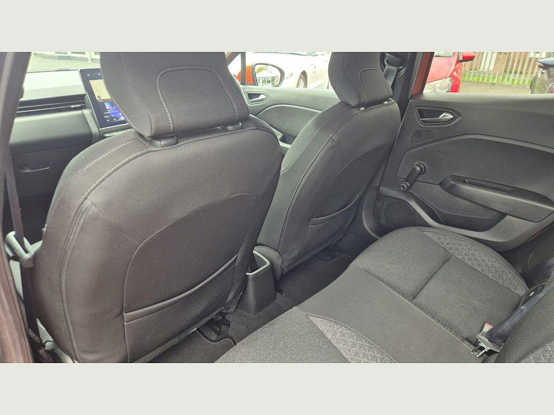 Renault Clio ICONIC TCE