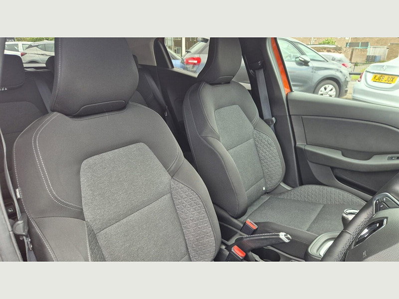 Renault Clio ICONIC TCE