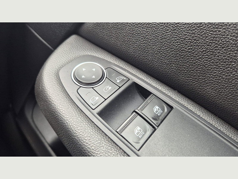 Renault Clio ICONIC TCE