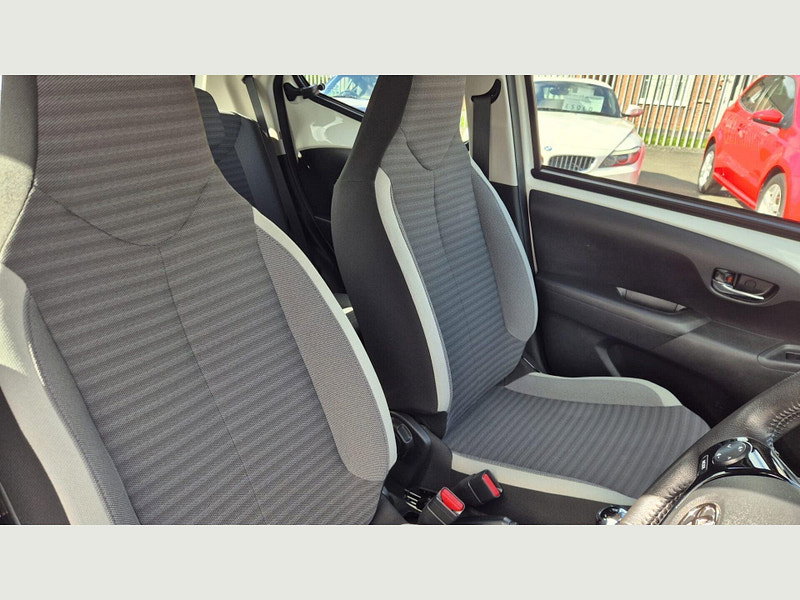 Toyota Aygo VVT-I X-PLAY X-SHIFT