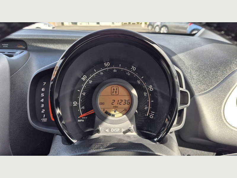 Toyota Aygo VVT-I X-PLAY X-SHIFT
