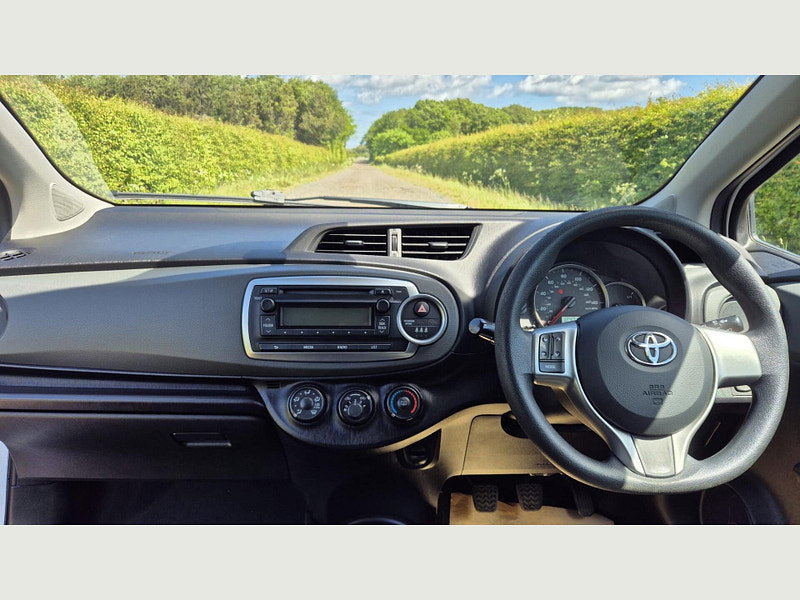Toyota Yaris VVT-I EDITION