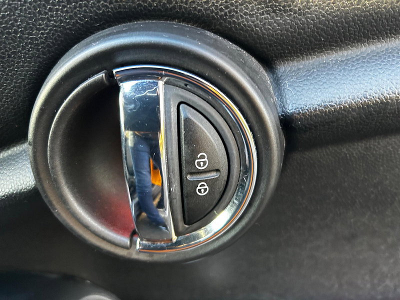 MINI Hatch 1.5 Cooper Euro 6 (s/s) 3dr 3dr Manual 2026
