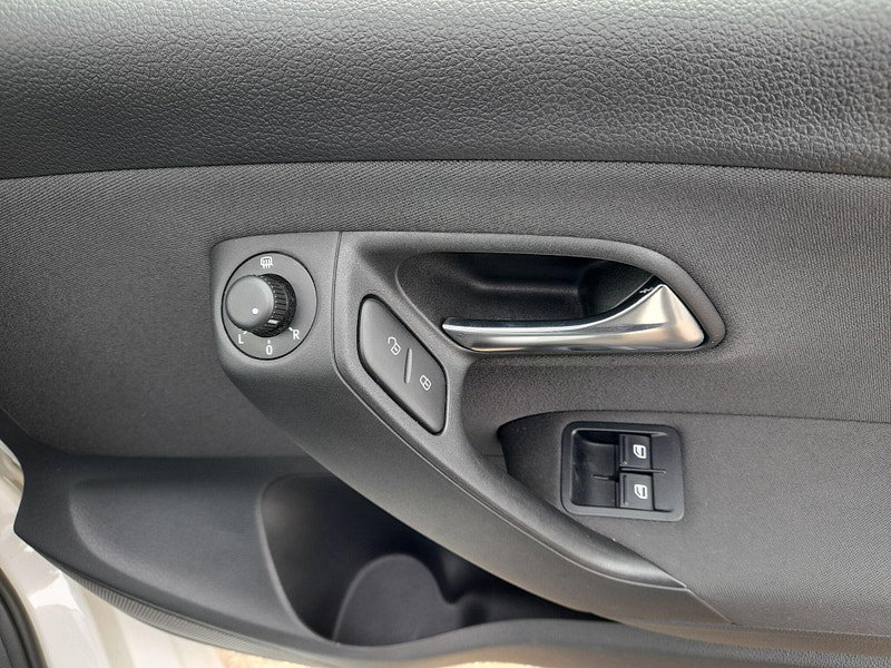 VOLKSWAGEN POLO 1.4 MATCH EURO 5 3DR 6,650 2013 53,300 WHITE 1.39L MANUAL PETROL... image 20