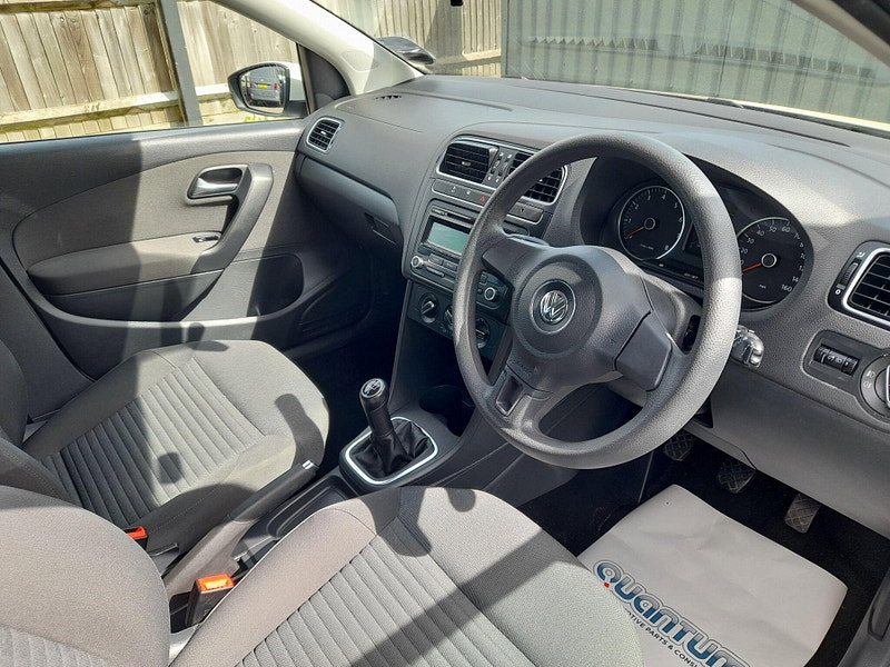 VOLKSWAGEN POLO 1.4 MATCH EURO 5 5DR 5,300 2011 74,260 WHITE 1.39L MANUAL PETROL... image 19