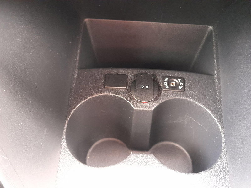 VOLKSWAGEN POLO 1.4 MATCH EURO 5 5DR 5,300 2011 74,260 WHITE 1.39L MANUAL PETROL... image 27