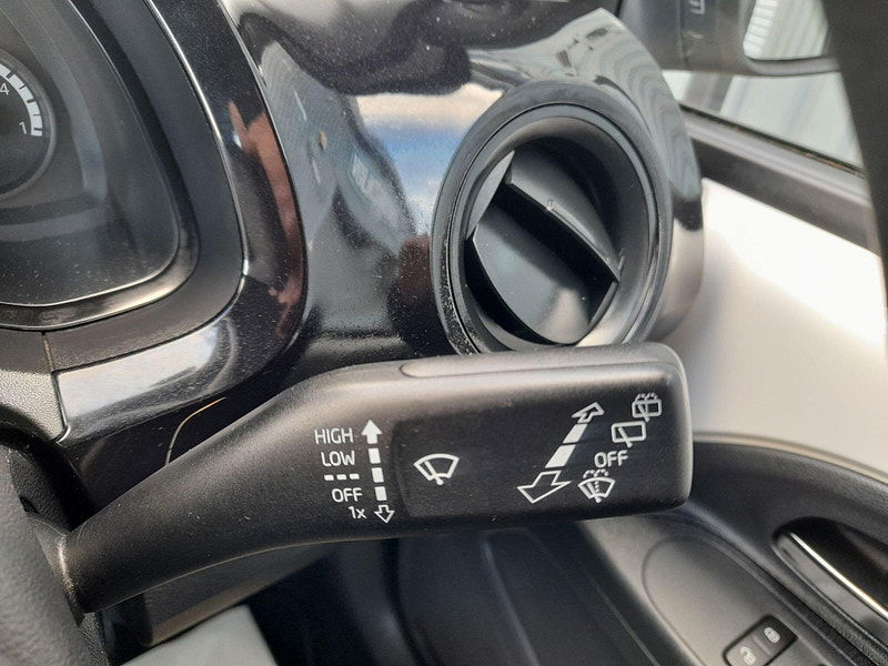 Volkswagen up! 1.0 Move up! Euro 5 5dr 5dr Manual 2026