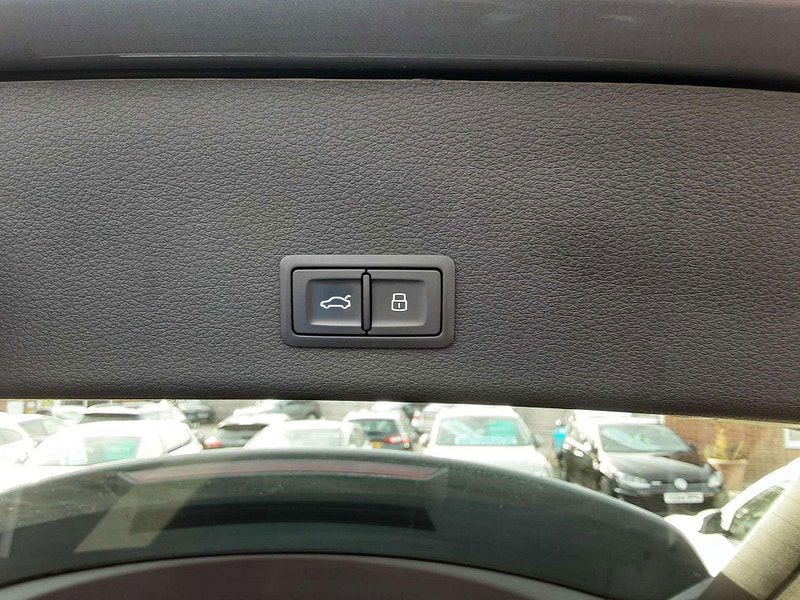 Audi E-tron e-tron Technik 50 Quattro 4WD 5dr 5dr Automatic 2025